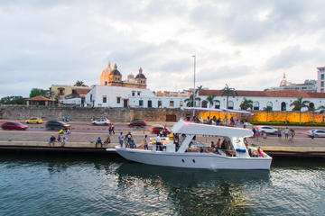 Sibarita Express Sunset Tour in Cartagena's Bay