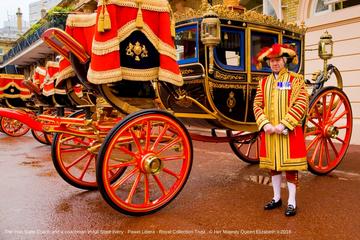 Royal Mews with Changing the Guard and Tea