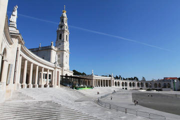 VISIT FATIMA, BATALHA, NAZARE AND OBIDOS IN A FULL DAY PRIVATE TOUR