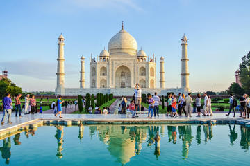 Taj Mahal Guided Tour From Delhi