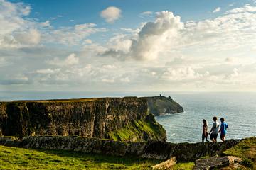 PRIVATE LUXURY DAY TOUR TO THE CLIFFS OF MOHER & GALWAY