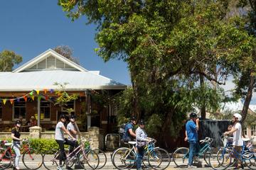 Explore Freo the local way on our 3 hour bike tour!