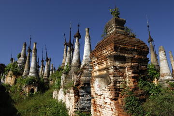Discover west bank of Inle lake on bike and foot