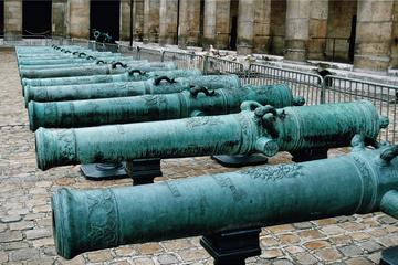 Skip-the-Line: Les Invalides War Museum - World Wars Small Group Guided Tour