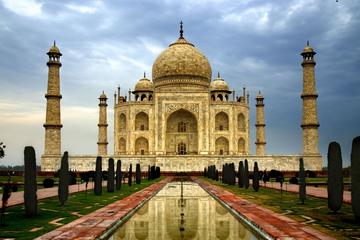 Taj Mahal tour by Gatimaan Express from Delhi