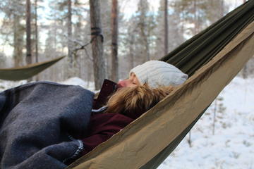 Cocooning in the HaliPuu forest: The ultimate Arctic hammock relaxation