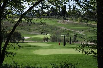 Private Tour: Golf Experience in the Tuscan Countryside
