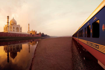 Private Taj Mahal Tour from Jaipur by Express Train With Lunch & Entrance Fees