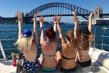 Explore Sydney's Harbour Beaches by Boat Including Lunch