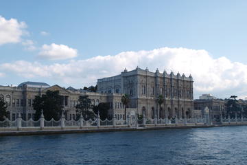 Dolmabahce Palace and Bosphorus Sightseeing Cruise with Küçüksu Palace
