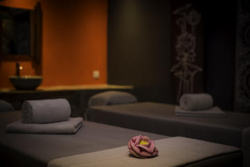 AROMATHERAPY MASSAGE