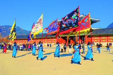 5 Directional Colors of Seoul: GyeongBok Palace and Mountains by Insights Korea