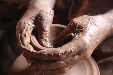 Hand and Wheel Pottery Workshop in Marrakech