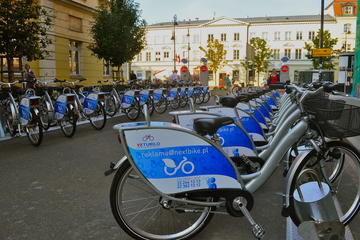 BIKE TOUR PACKAGE: The Royal Way, Old Town Square, Vistula River, Praga district
