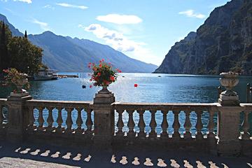 Lake Garda Semi-Private Day Tour from Verona