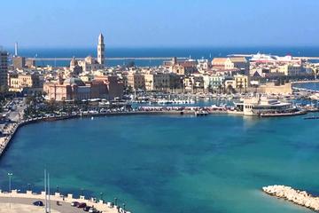 Bari free tour and shopping with Panzerotto Tasting