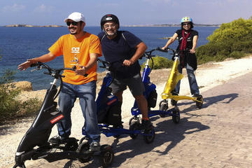 Tour per piccoli gruppi della riviera ateniese in TRIKKE