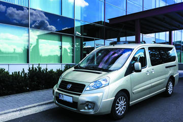 One-Way Private Transfer: Krakow - Budapest (1-7 persons, includes airports)