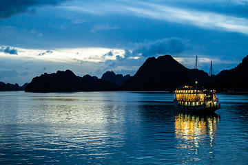 2-Day Ha Long Cruise from Hanoi