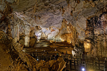 3-Day Hue, Vinh Moc, and Paradise Cave Tour from Da Nang