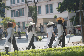 Half-Day Ao Dai Photography Tour in Ha Noi