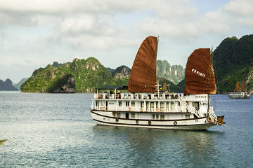 Halong Bay Day Trip from Hanoi