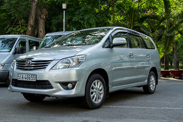 Private Arrival Transfer: Phu Bai Airport to Pilgrimage Villages or Thuan An Beach
