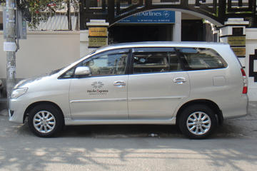 Private Car from Hoi An City to Da Nang Airport or City Center