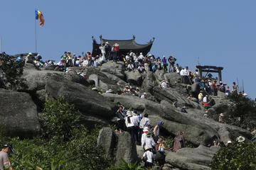 Yen Tu Mountain Day Trip from Halong