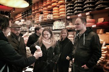 Walk and taste the best Dutch food of Amsterdam