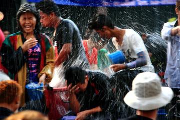 Day Tour with Tuk Tuk Water Battle for Songkran Festival in Bangkok