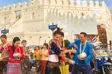 Private Tour with Tuk Tuk Water Battle for Songkran Water Festival in Bangkok