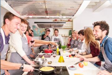 Santa Catalina Market Tour and Local Tapas Cooking Class