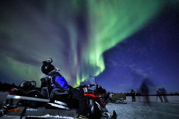 Northern Lights Snowmobile Hunt