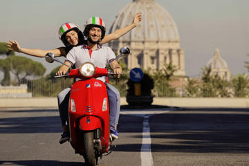 Vespa Panoramic Tour in Rome