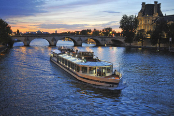 Bootstour mit Abendessen auf der Seine im Bistro-Stil