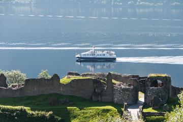 Crucero turístico por el lago Ness con Castillo de Urquhart