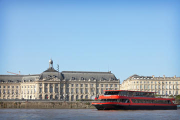 Garonne River Cruise Including Lunch from Bordeaux
