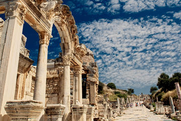 Full-Day Ephesus Tour Using Augmented Reality and 3D Technology