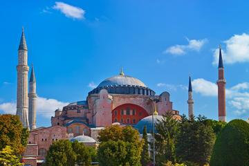 Small Group Istanbul Full-Day Shore Excursion: Hagia Sophia, Topkapi Palace, Blue Mosque, Hippodrome and Grand Bazaar