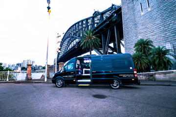 See Sydney's most iconic attractions in a Party Limo!