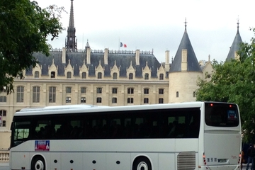 Volledig vervoer per bus naar Disneyland Paris vanaf het centrum van ...