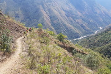 Inca Jungle Tour to Machupicchu 4 days All Inclusive