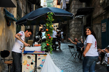 Discover popular quarter of Naples