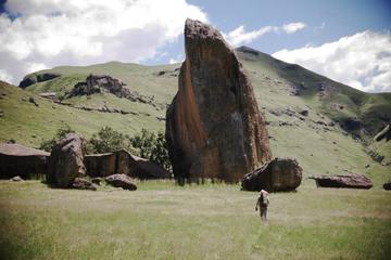 Hike to & overnight in a cave in the Ukhahlamba Drakensberg