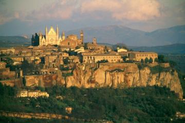 PRIVATE TRANSFER FROM ROME TO FLORENCE WITH ORVIETO & LUNCH IN THE COUNTRYSIDE