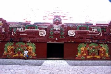 Complete Copan Ruins: Main Site, Tunnels, Sculpture Museum Tour from El Salvador