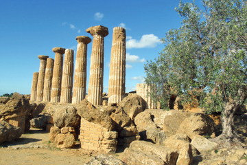 Private Transfer: Syracuse to Palermo with Valley of the Temples Stop