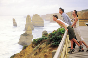 Small-Group Great Ocean Road and 12 Apostles Full-Day Tour from Melbourne