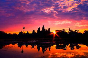 Visit Angkor Wat at Uncrowded time